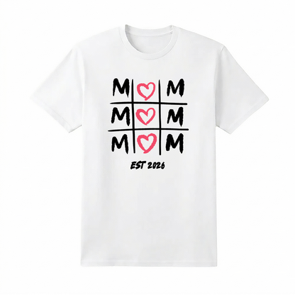 CAMISETA DÍA DE LA MADRE: 3 EN RAYA MOM, PERSONALIZABLE -`𖹭´- Frikartes